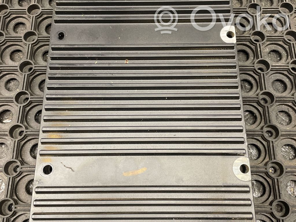 Volvo V50 Garso stiprintuvas 