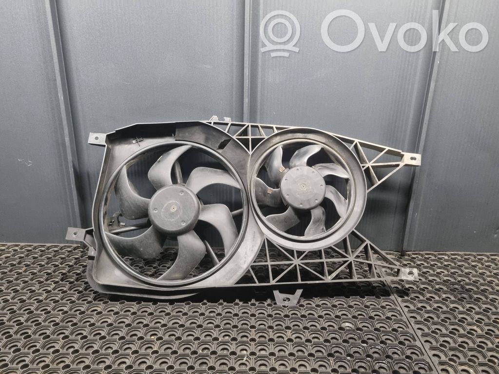 Renault Trafic II (X83) Radiator cooling fan shroud 