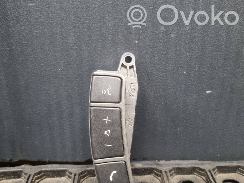 Boutons / interrupteurs volant   555345000,6911585