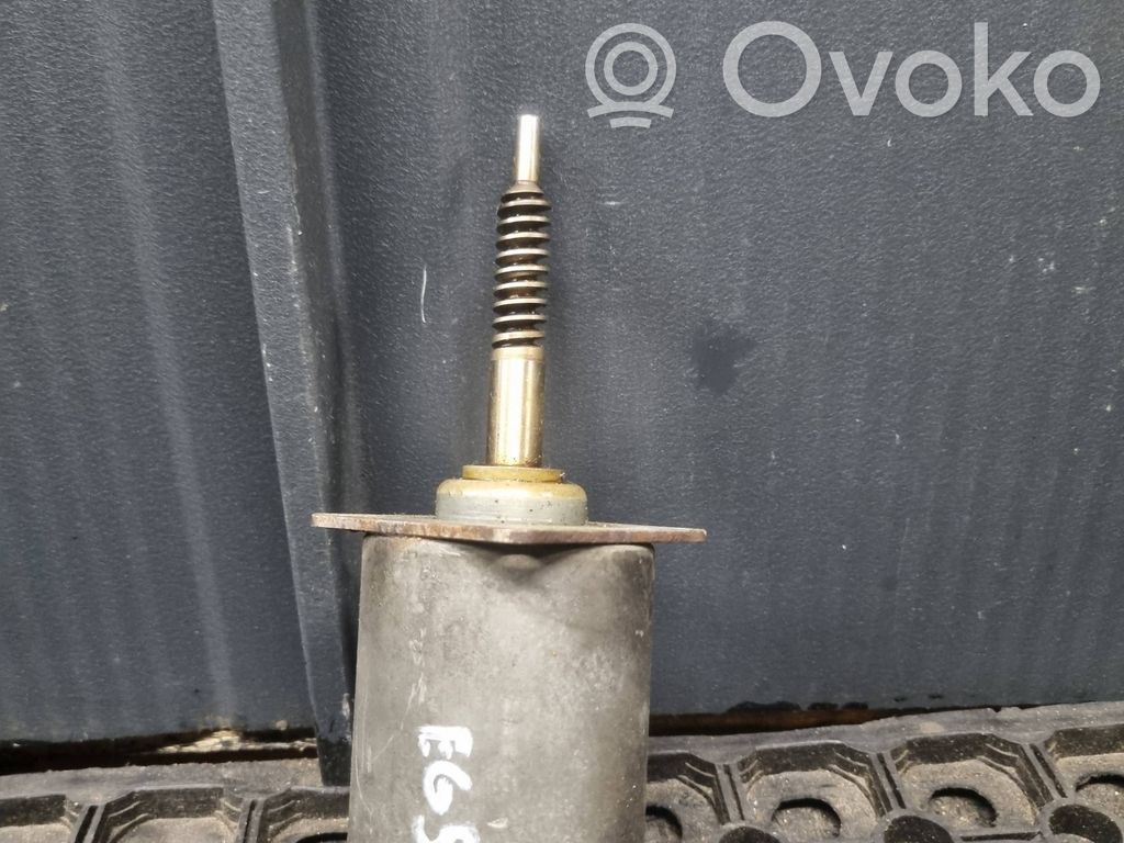 BMW 7 E65 E66 Valve oil control 
