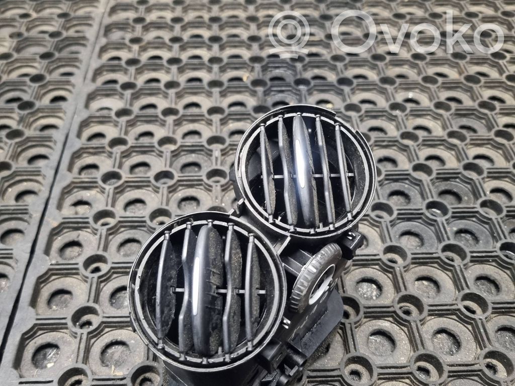 Dysze / Kratki środkowego nawiewu deski rozdzielczej   5M0819061
