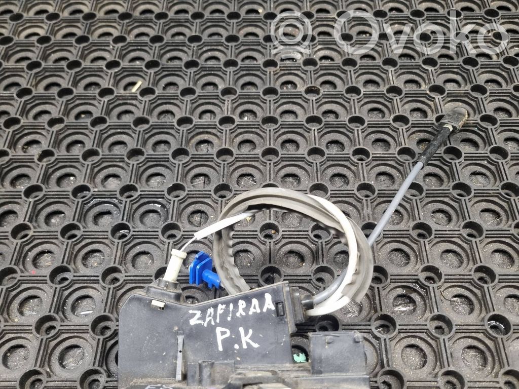 Opel Zafira A Priekšpusē slēdzene 