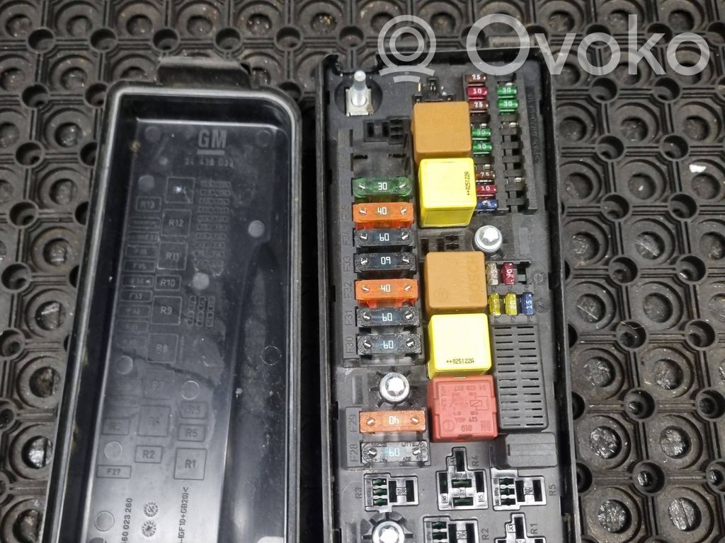 Opel Vectra C Fuse module 