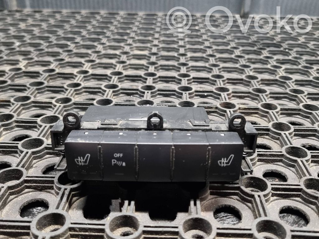 Mercedes-Benz B W245 Interruptor de calefacción del asiento 