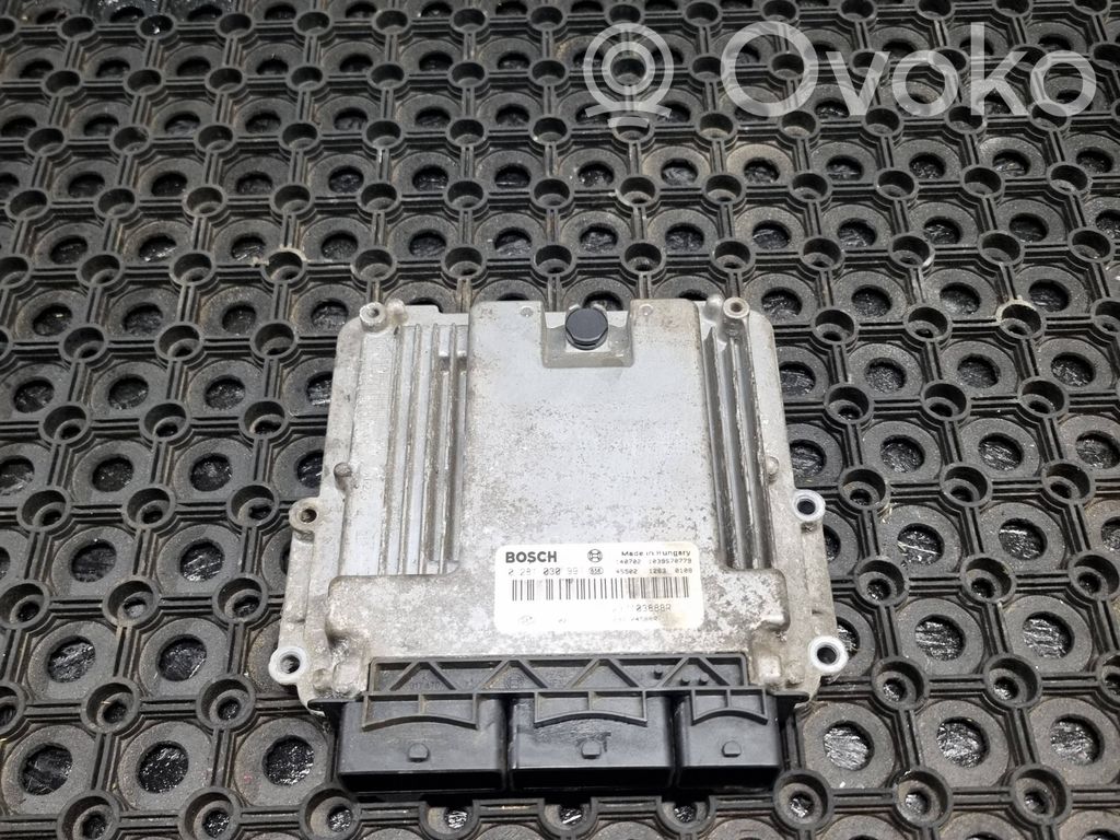 Opel Vivaro Engine control unit/module 