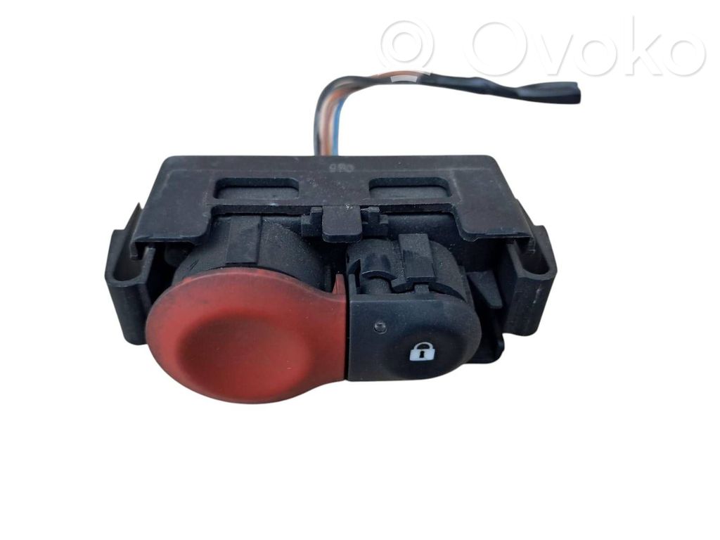 Renault Clio III Hazard light switch 