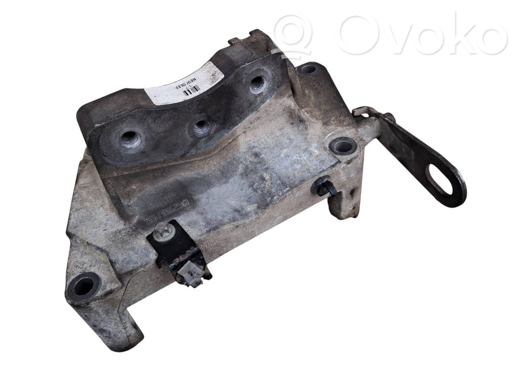 Opel Corsa D Engine mounting bracket 