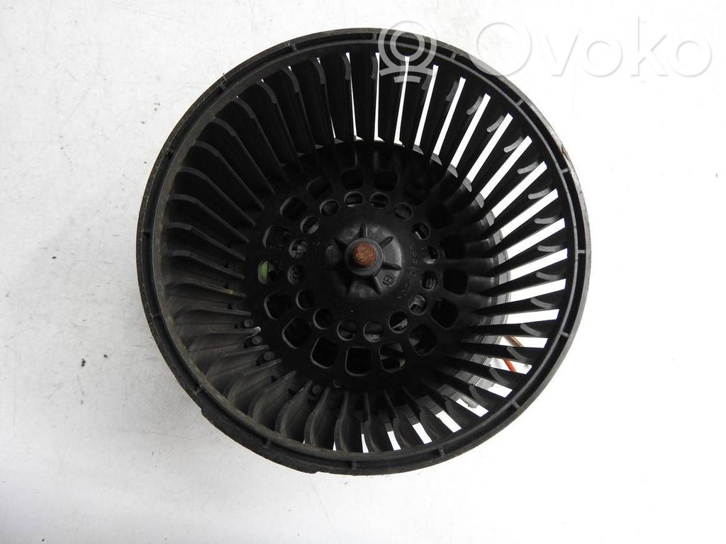 Renault Clio IV Mazā radiatora ventilators 