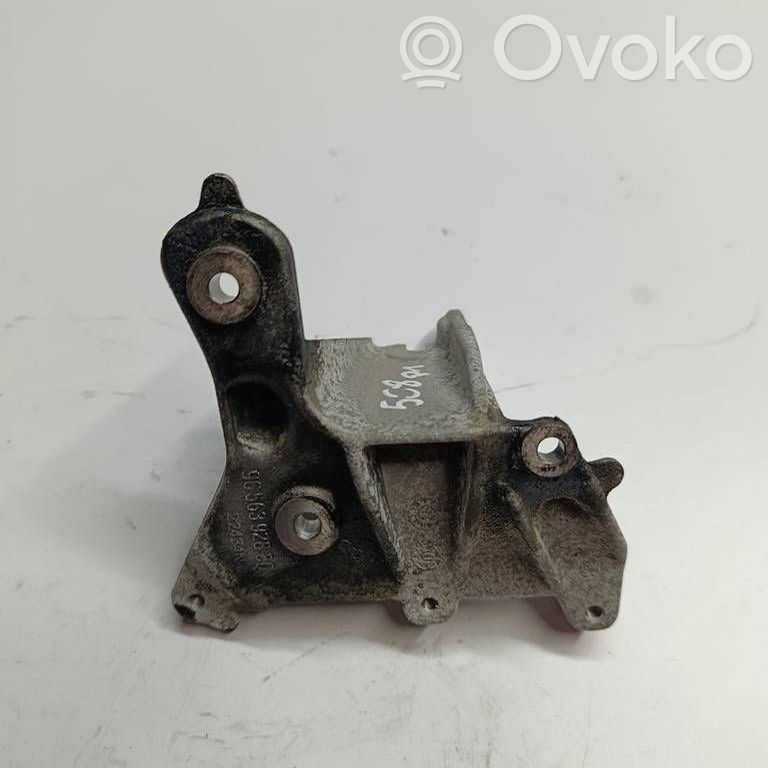 Peugeot 508 RXH Engine mounting bracket 