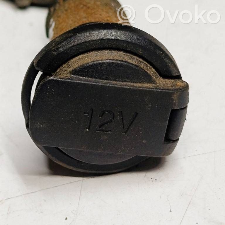 12 V Socket (front)   5191