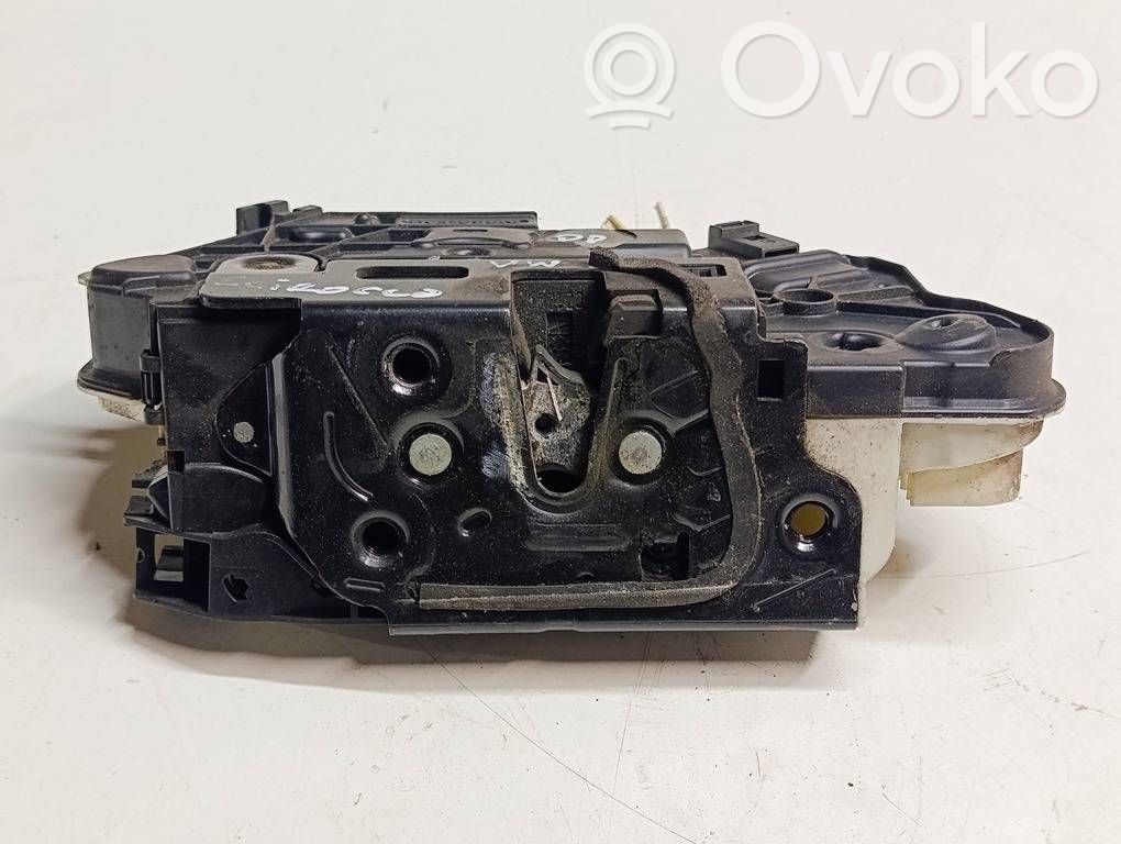 Volkswagen Scirocco Front door lock 