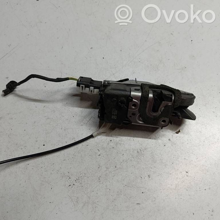 Peugeot 308 Priekšpusē slēdzene 