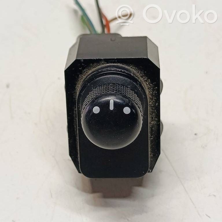 Electric window control switch   62J00,29757T