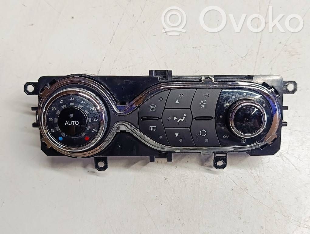 Renault Captur Climate control unit 