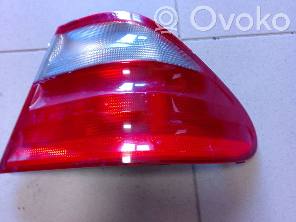 Mercedes-Benz CLK A208 C208 Lampa tylna 