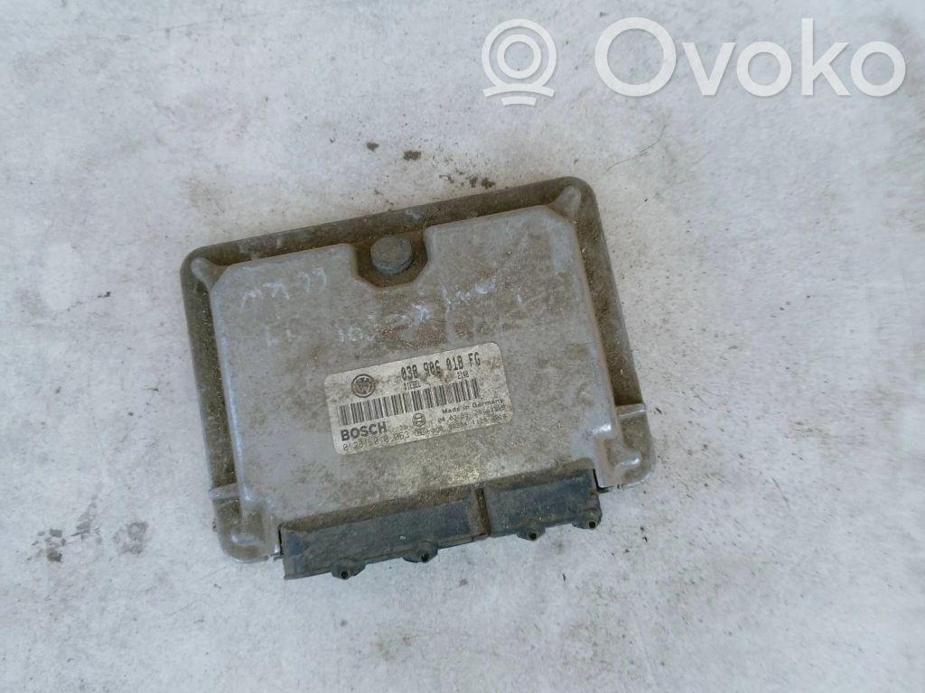 Volkswagen PASSAT B5 Engine control unit/module 