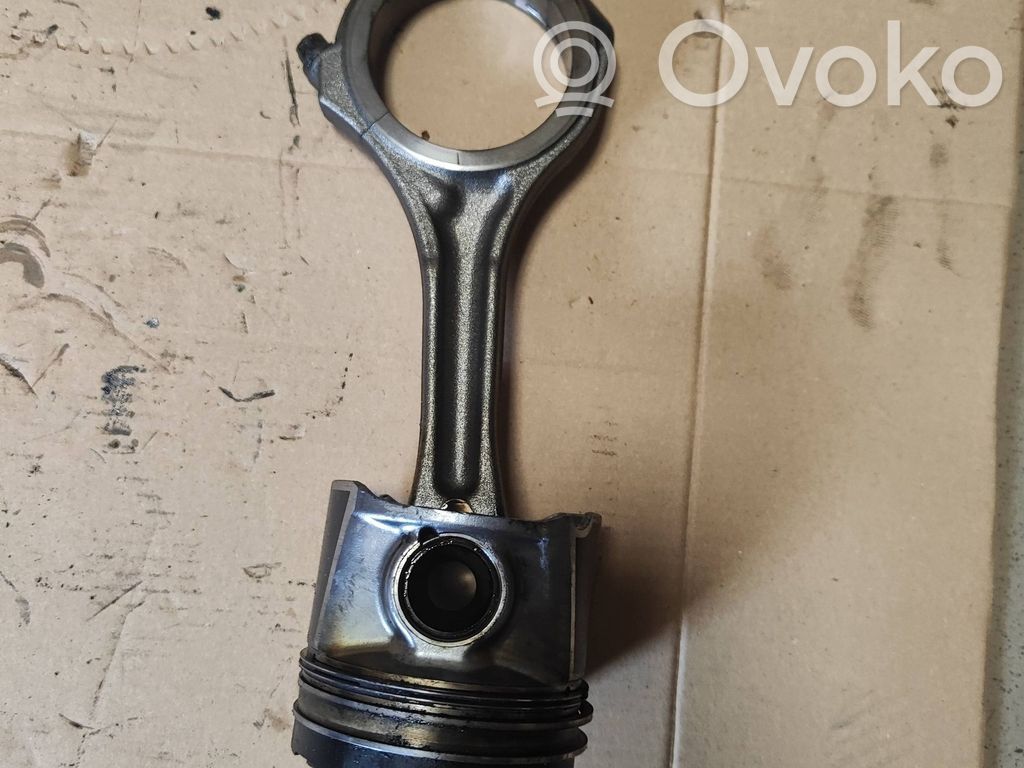 Piston with connecting rod   059J