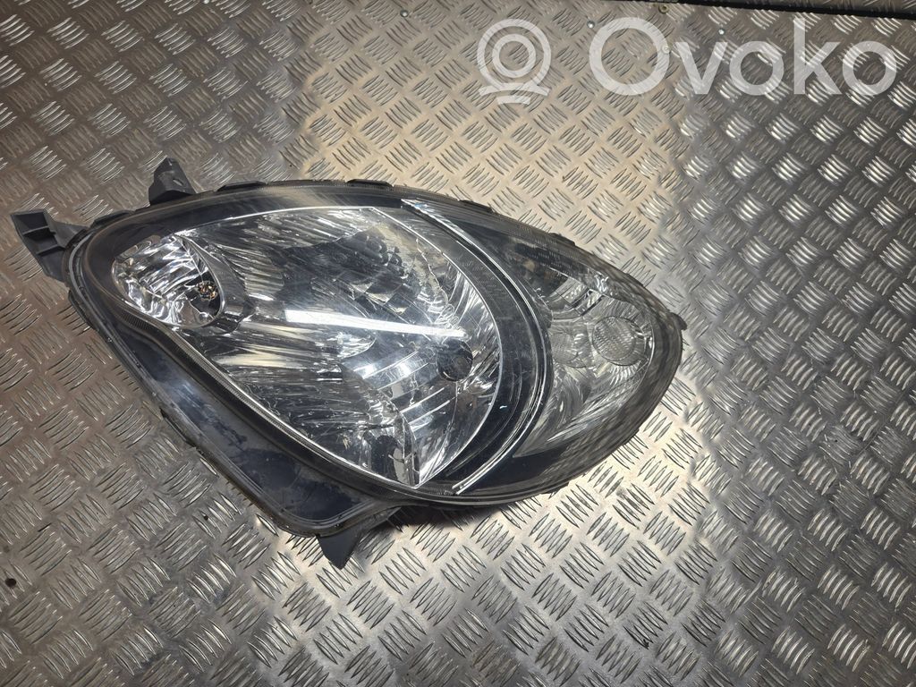 Toyota Yaris Headlight/headlamp 