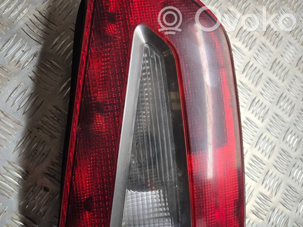 Ford Galaxy Galinis žibintas dangtyje 