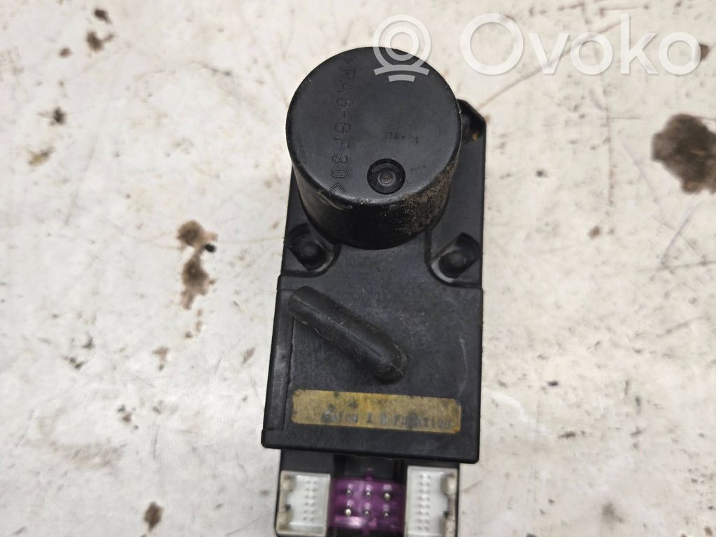 Audi A6 S6 C4 4A Central locking vacuum pump 