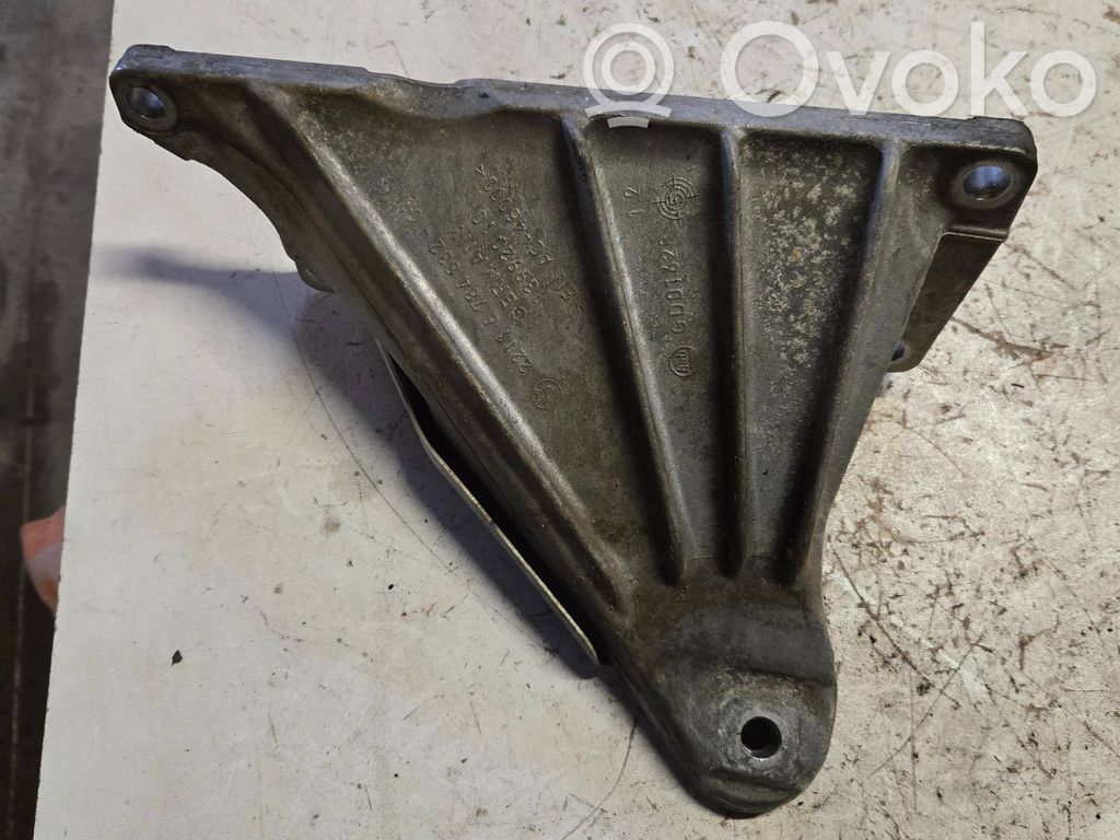 BMW X3 F25 Engine mounting bracket 
