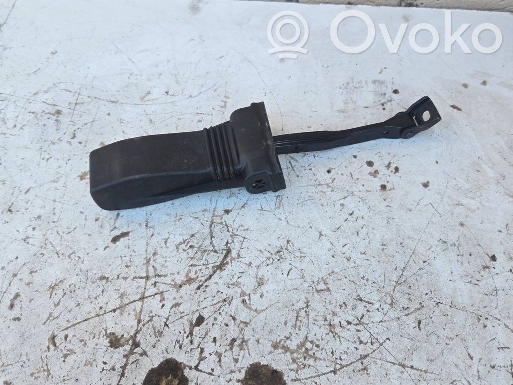 Audi A4 S4 B9 Takaoven pidätin 