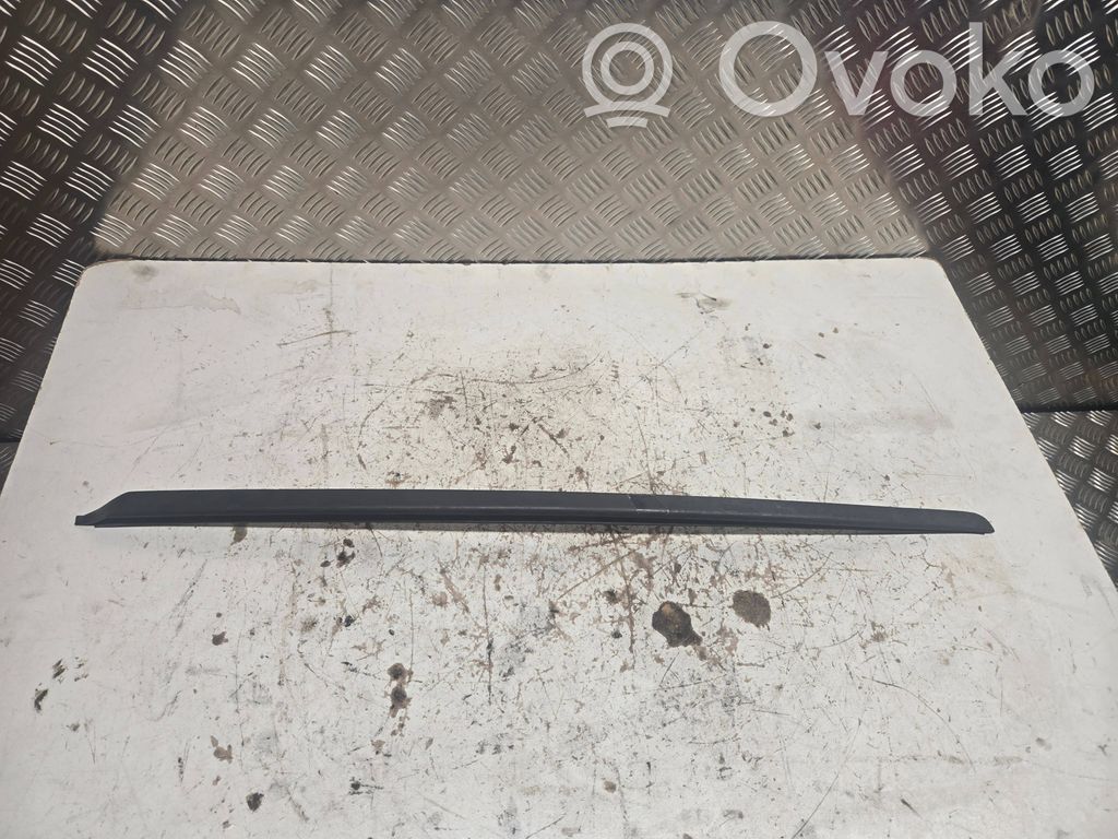 Windshield trim   8W0854328C,8W0854328