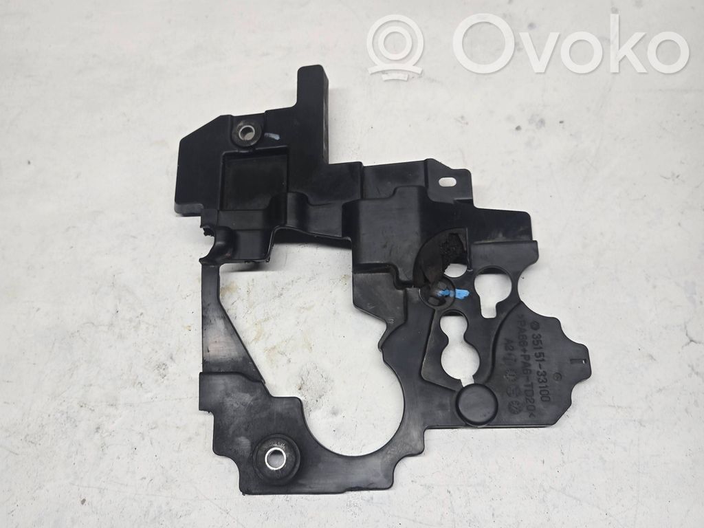 Toyota RAV 4 (XA40) Pavarų dėžės detalė 