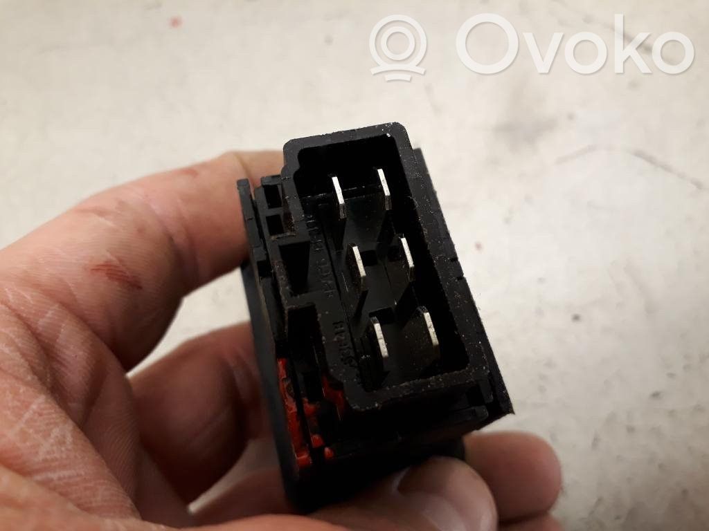 Mitsubishi L200 Interruptor de calefacción del asiento 