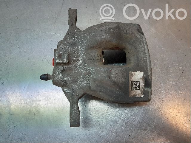 Toyota Corolla E210 E21 Zacisk hamulcowy przedni 