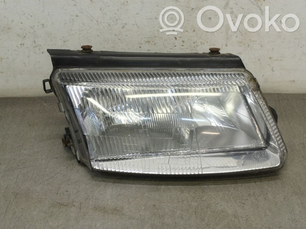 Volkswagen PASSAT B5 Faro/fanale
