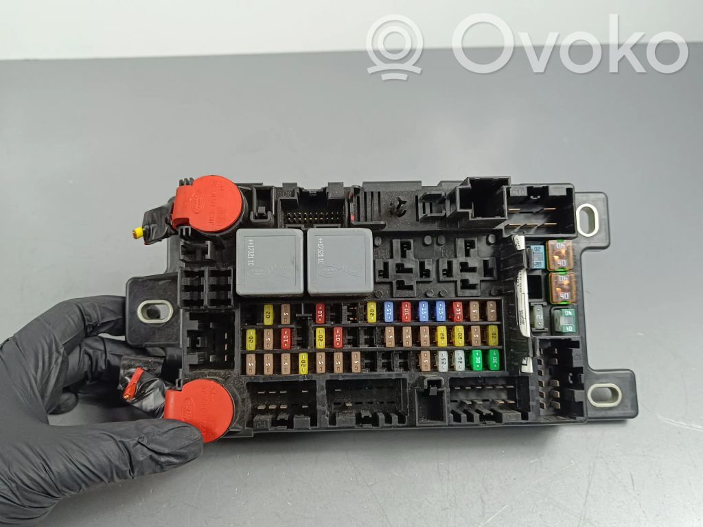 Jaguar E-Pace Fuse module 