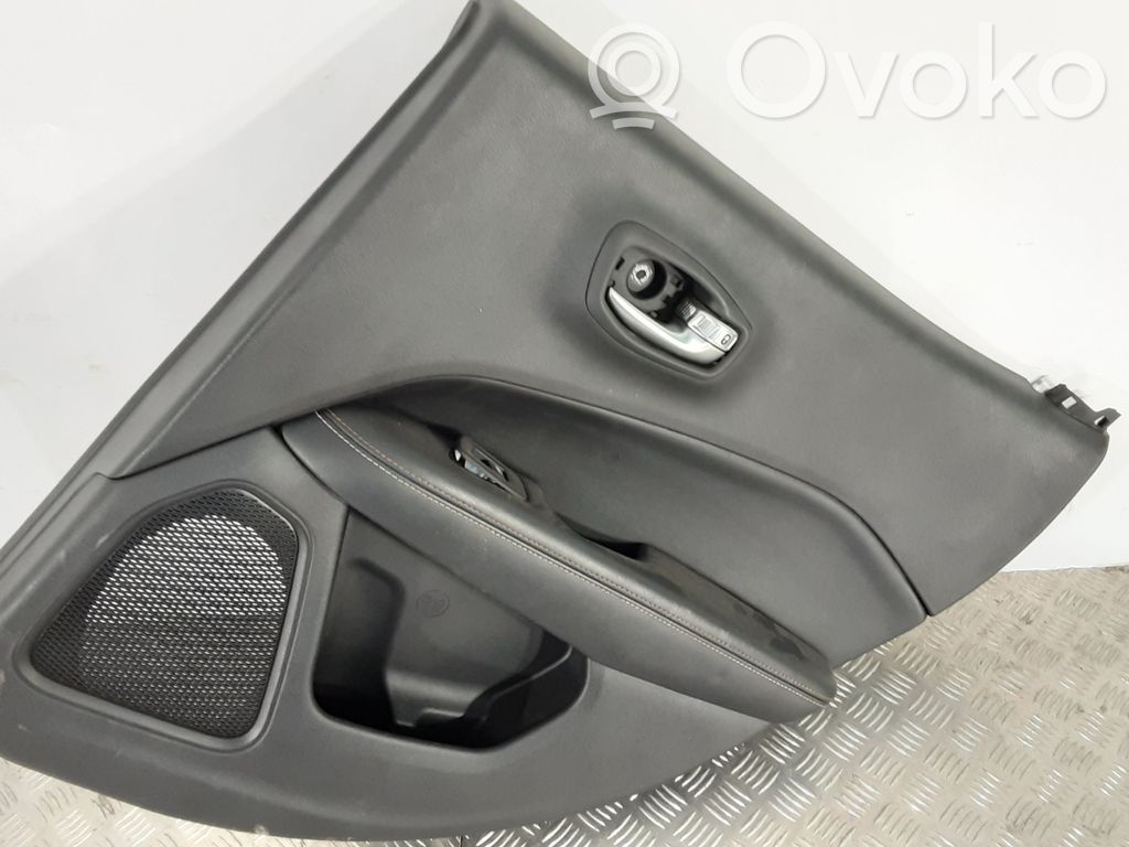 Takaoven verhoilu