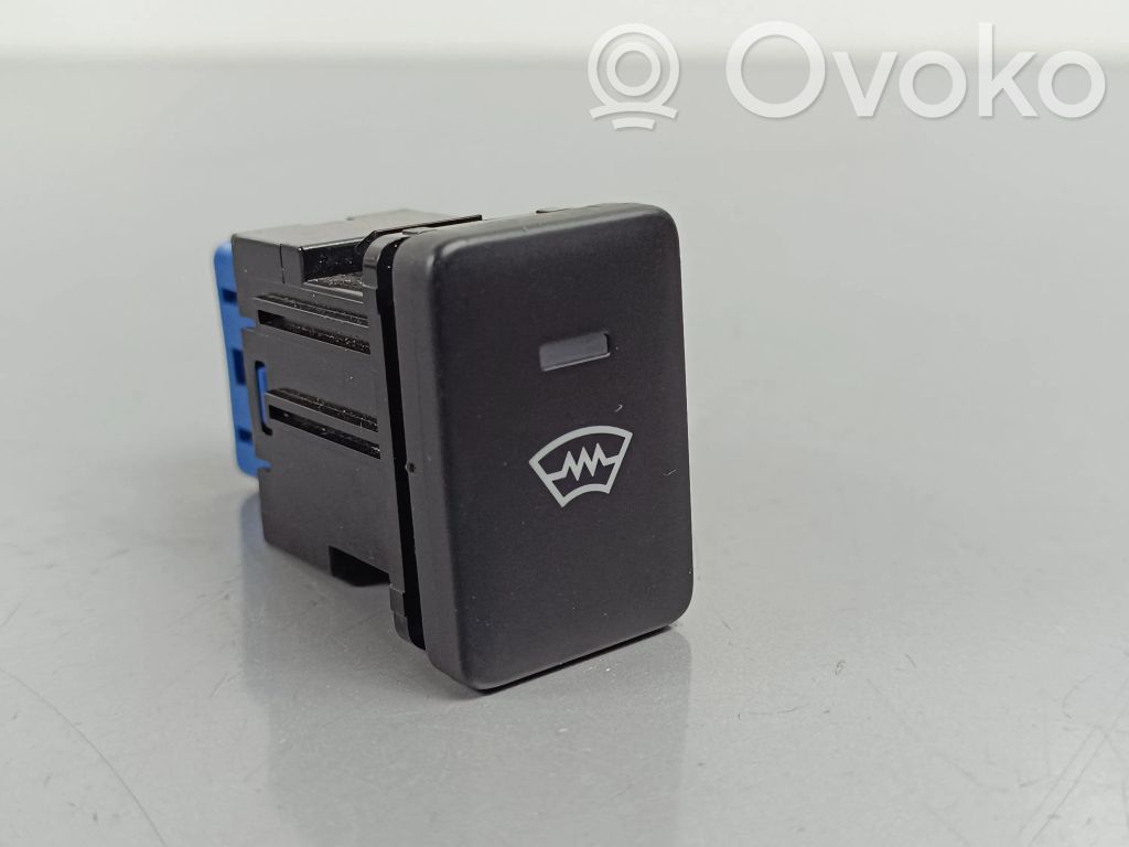 Windscreen/window heater switch   8616A052