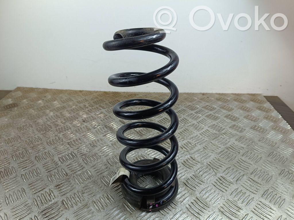 KIA Sorento IV Arc elicoidal spate 