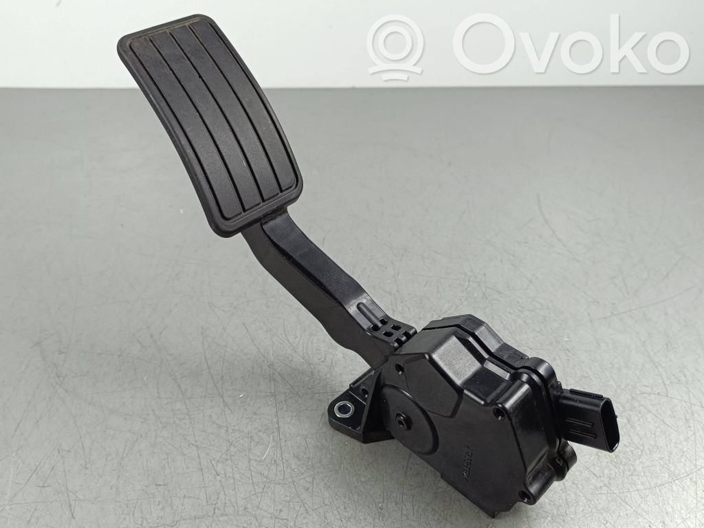Subaru Outback (BS) Gaspedal 