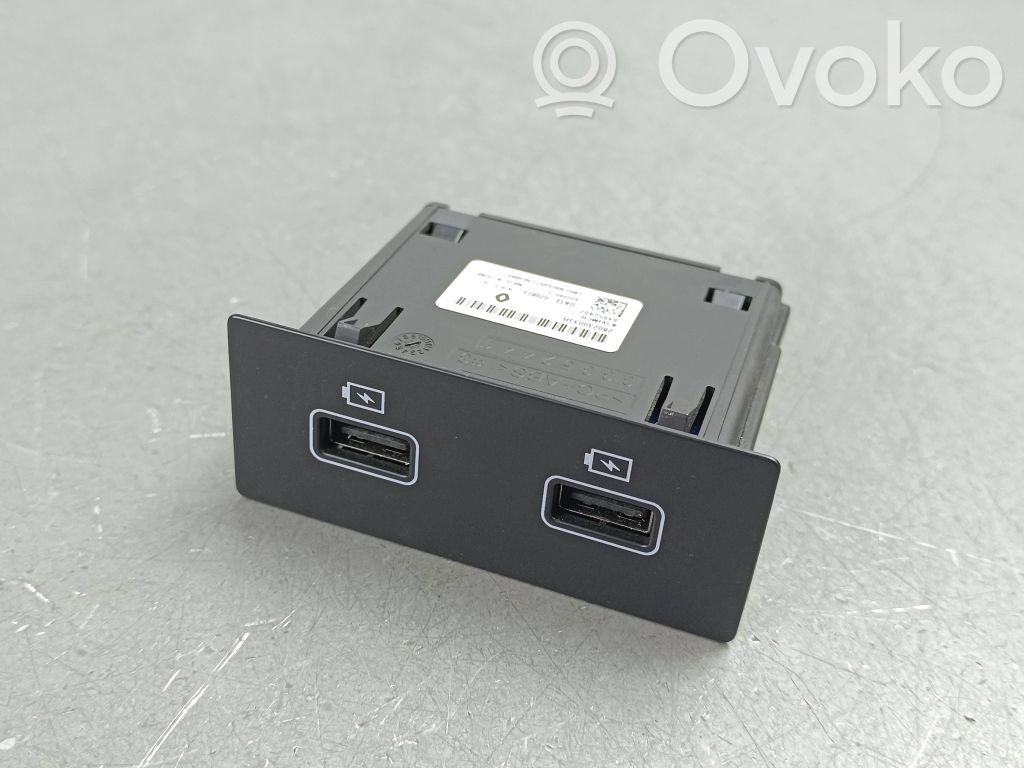 USB socket connector   33352441,33352432,280230033R