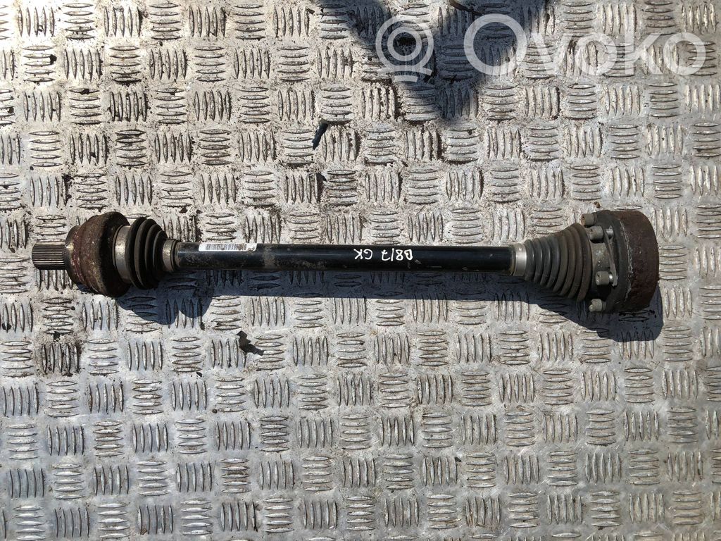 Volkswagen PASSAT B8 Półoś tylna 
