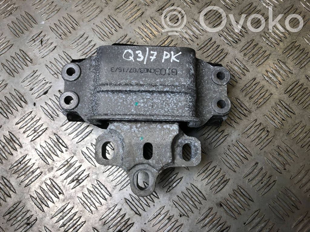 Audi Q3 8U Engine mount bracket 