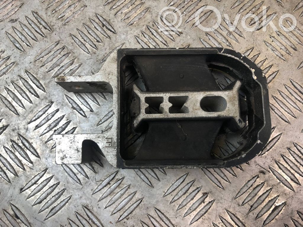Engine mount bracket   31359652