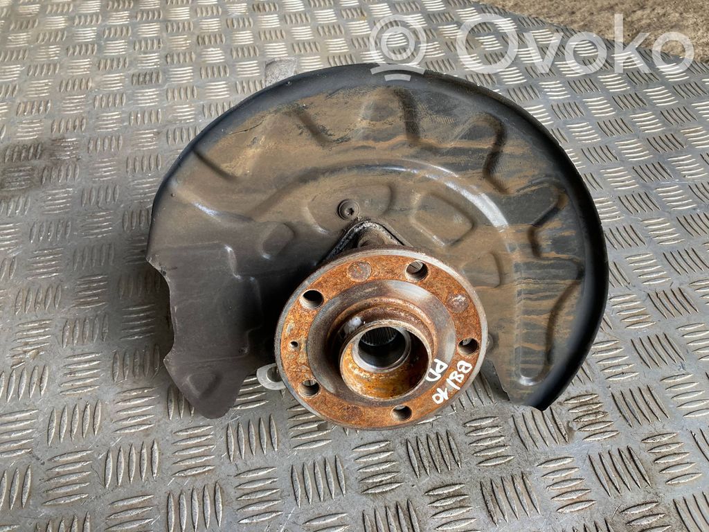 Volkswagen PASSAT B8 Cubo de rueda delantera 