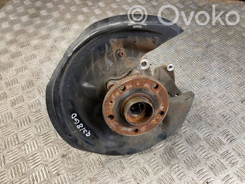 Audi Q3 8U Cubo de rueda trasera 