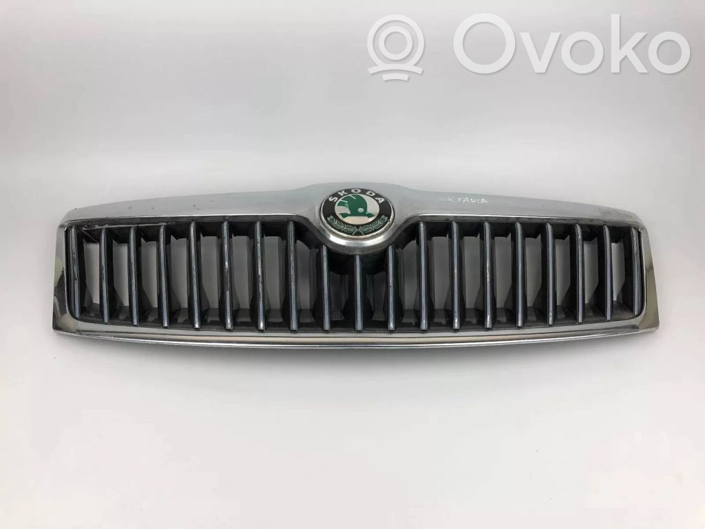 Skoda Octavia Mk2 (1Z) Maskownica / Grill / Atrapa górna chłodnicy 