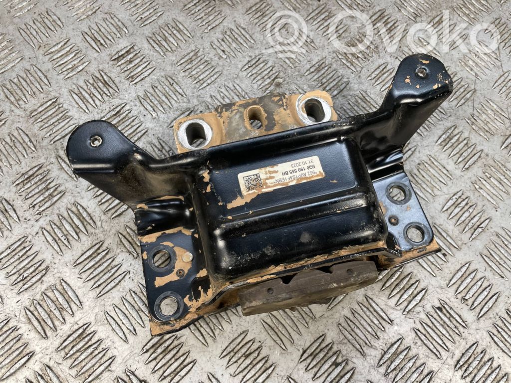 Volkswagen Golf VIII Engine mount bracket 