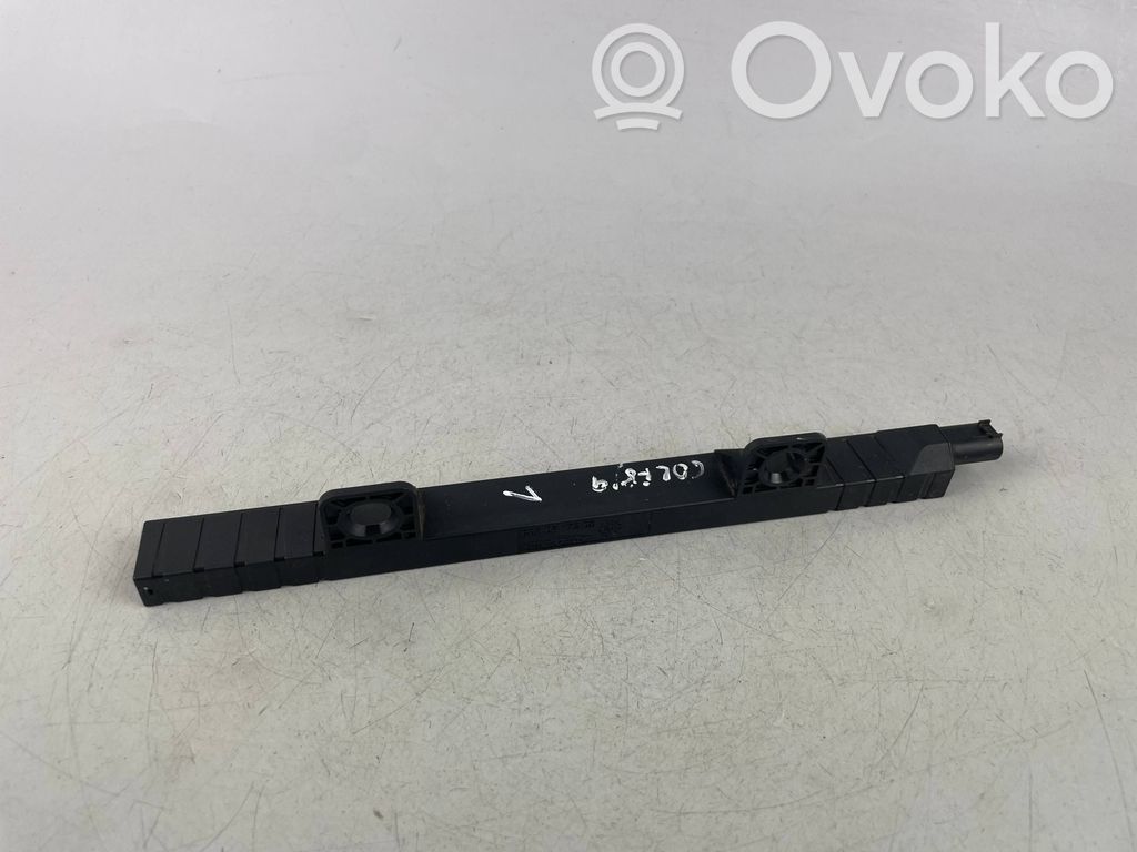Volkswagen Golf VIII Antena de sistema sin llave 
