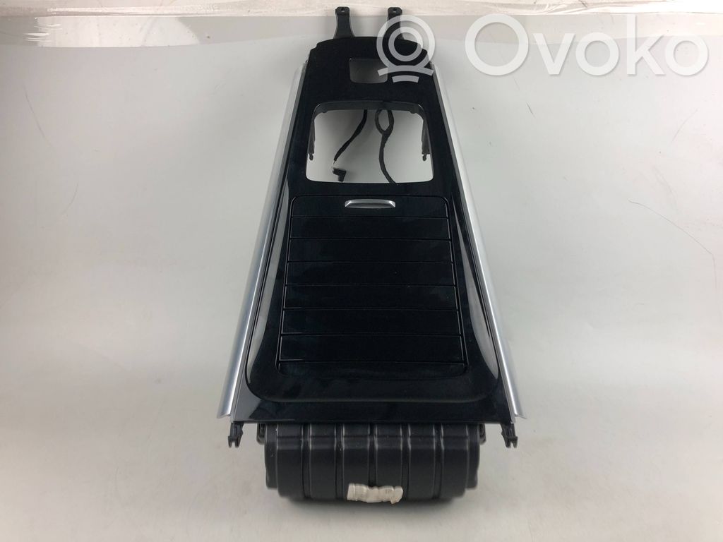 Mercedes-Benz EQA Consolă centrală 