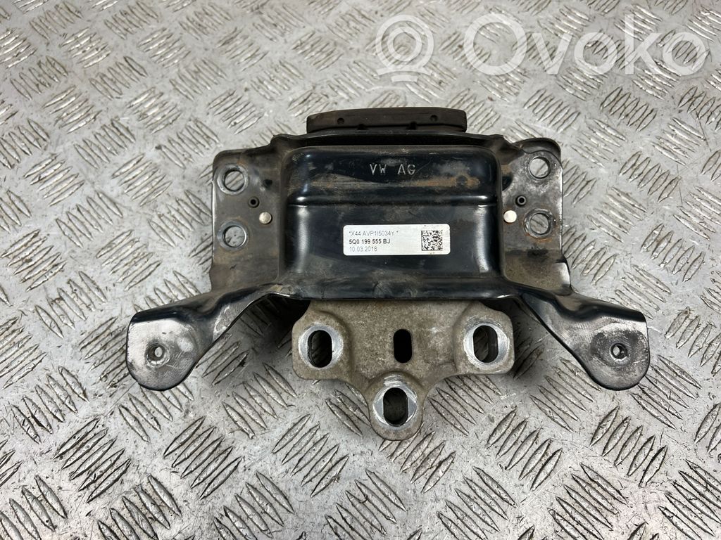 Skoda Superb B8 (3V) Engine mount bracket 