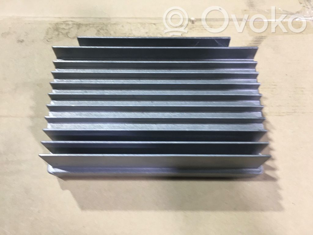 BMW X5 E70 Sound amplifier 