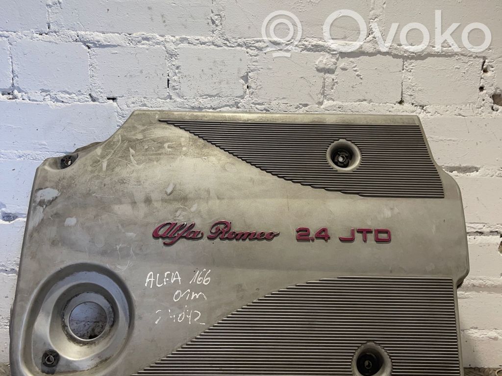 Engine cover (trim)