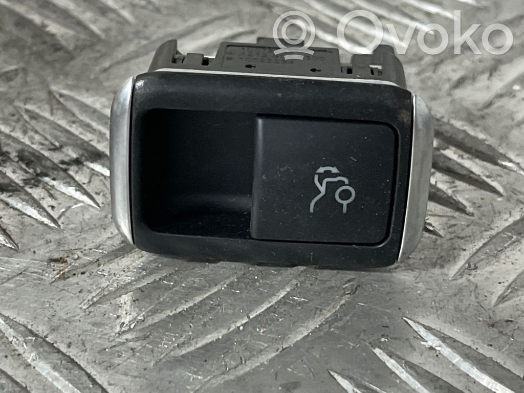 Mercedes-Benz E W212 Tailgate opening switch 